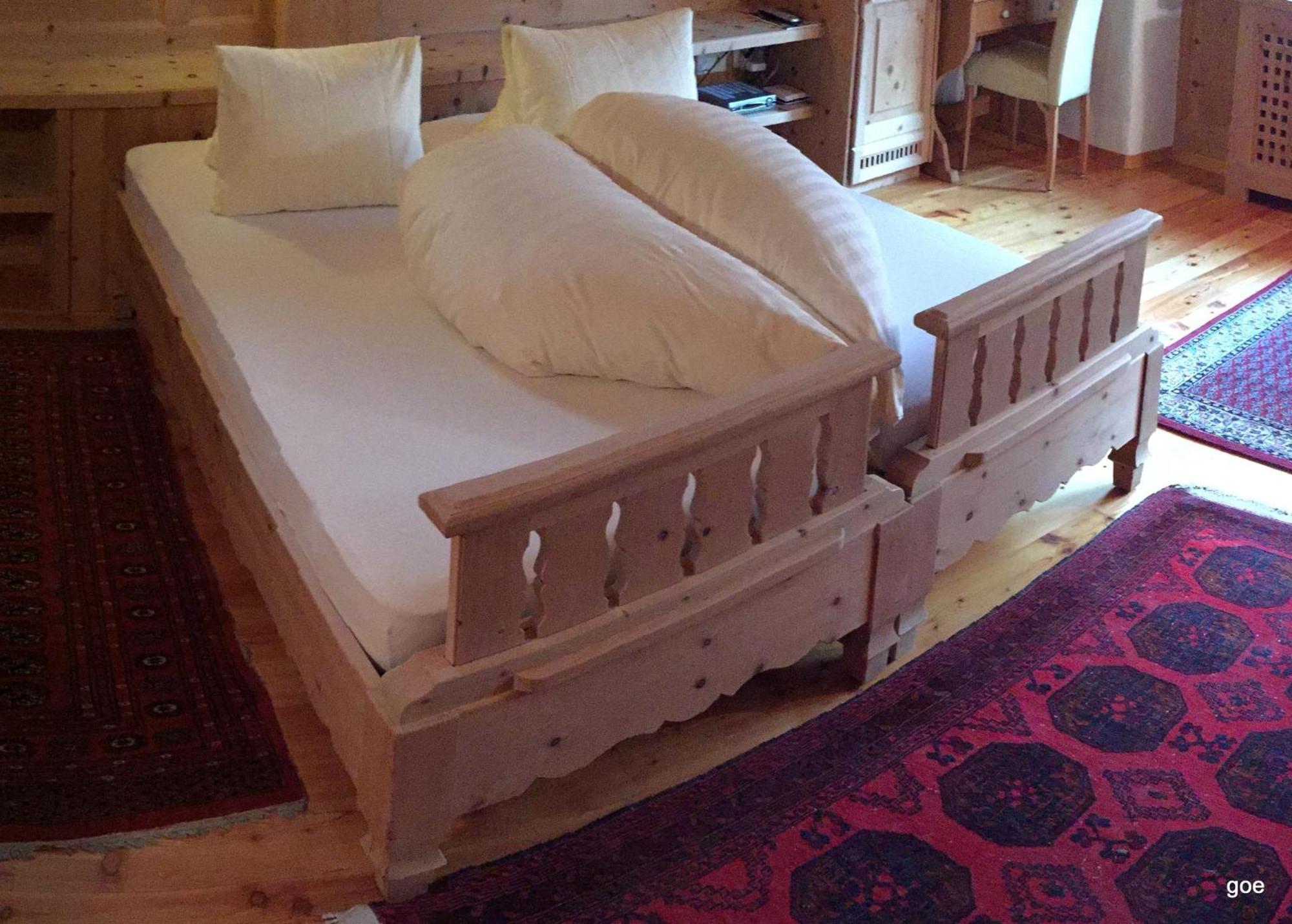 Hotel Chasa Sofia Scuol Chambre photo